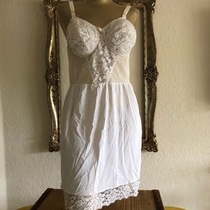 Vintage slip with light padding